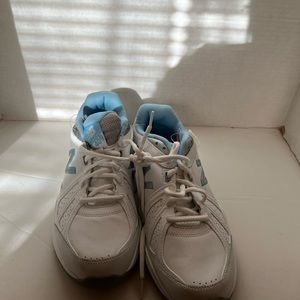 New Balance 409 WX409WL2 White Blue Silver Leather Cross Trainer Womens 10w